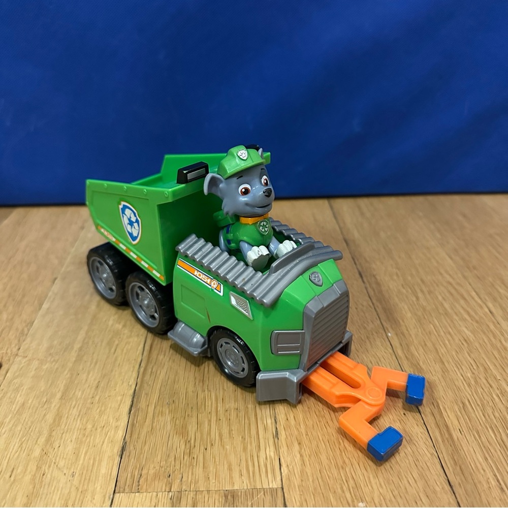Rocky's Recycle Dump Truck Vehicle with Rocky Figure
